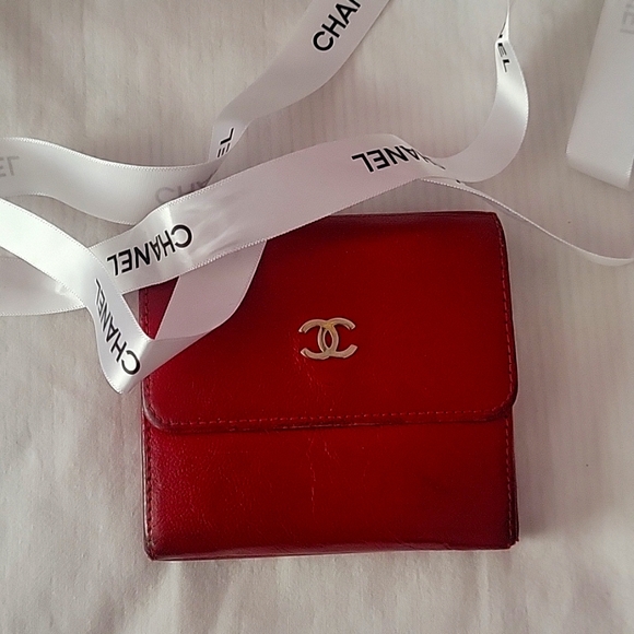 100 % Authentic CHANEL wallet - Picture 1 of 9